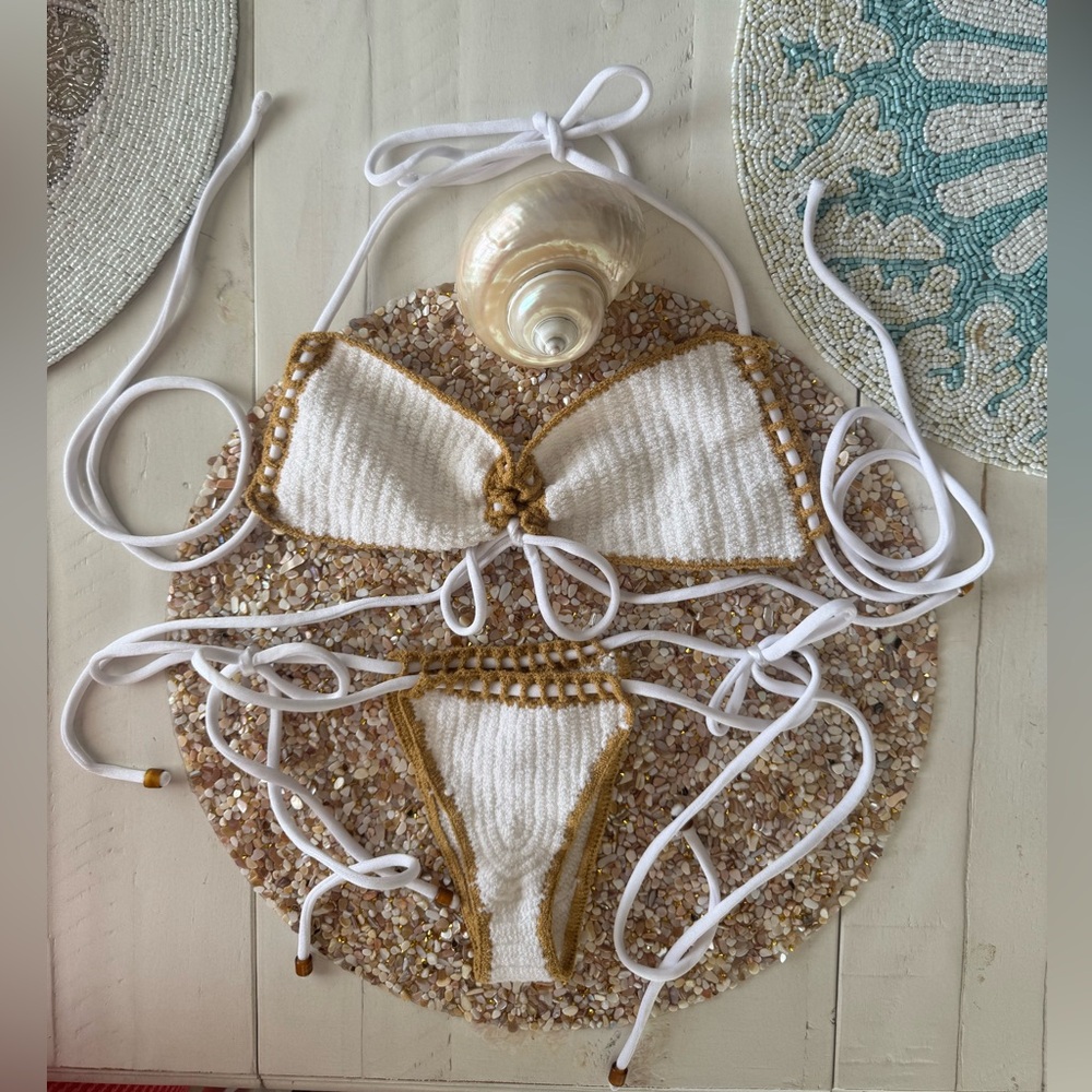 Indah Samira top and Iza bottom in white - Picture 4 of 7